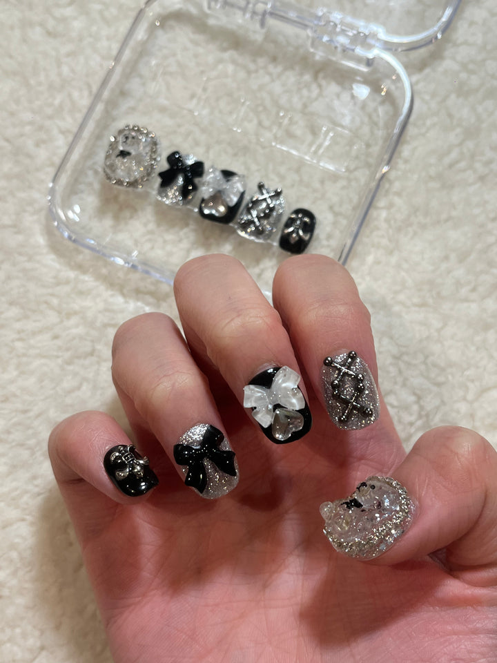 Press on nails - Glimmer Bear