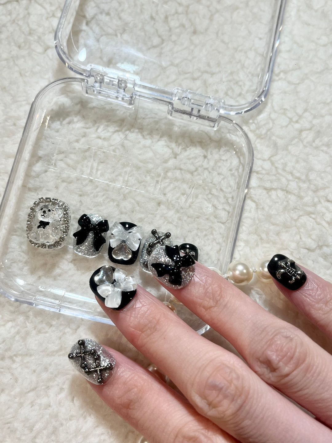 Press on nails - Glimmer Bear