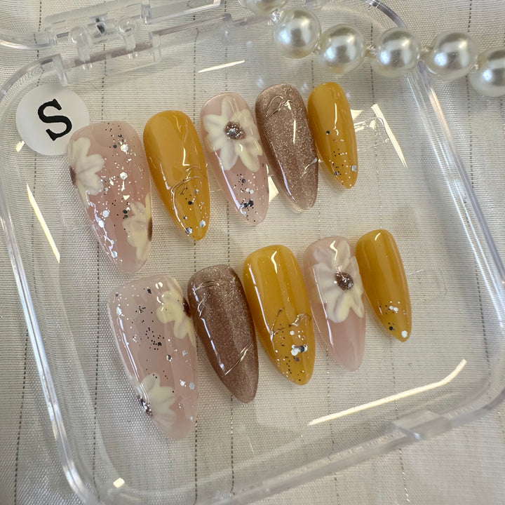Press on nail - Daisy
