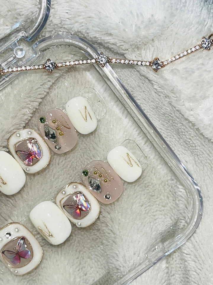 Press on nails - White Butterfly 🦋