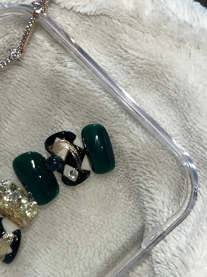 Press on nails - Dark Green Plaid