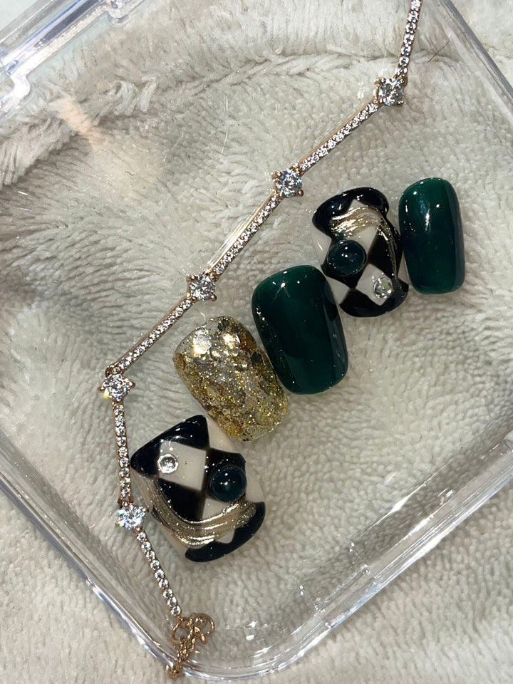 Press on nails - Dark Green Plaid