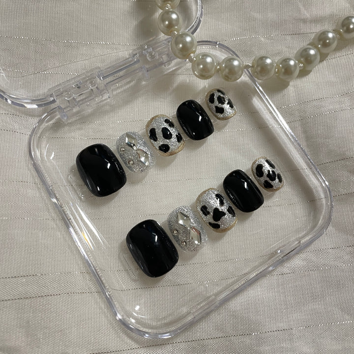 Press on nail - Silver Spots