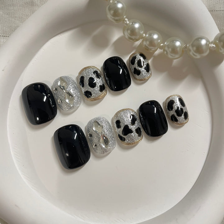 Press on nail - Silver Spots