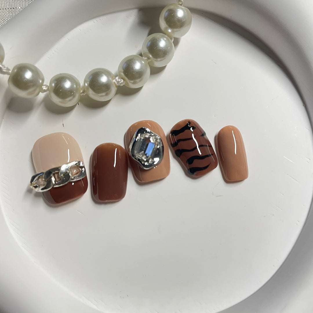 Press on nail - Chain Stripes
