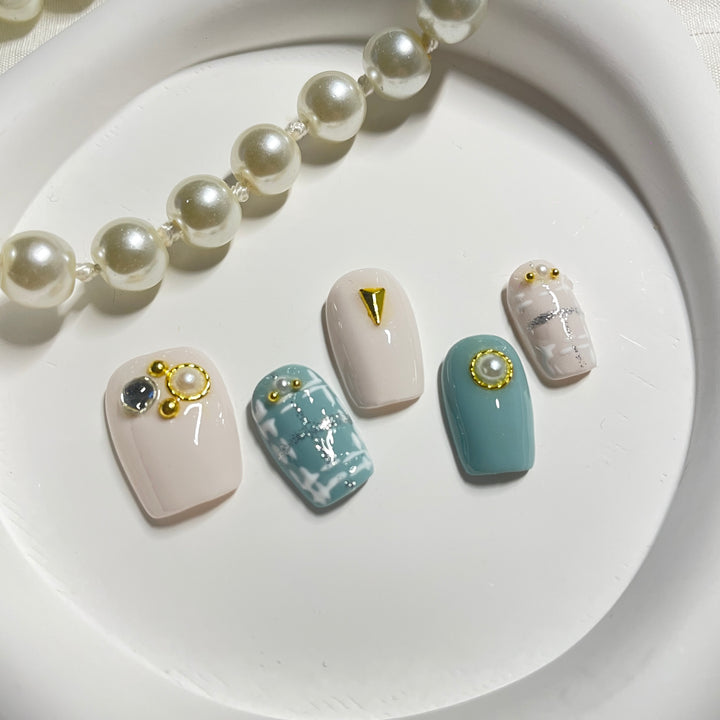 Press on nail - Skyline Grace